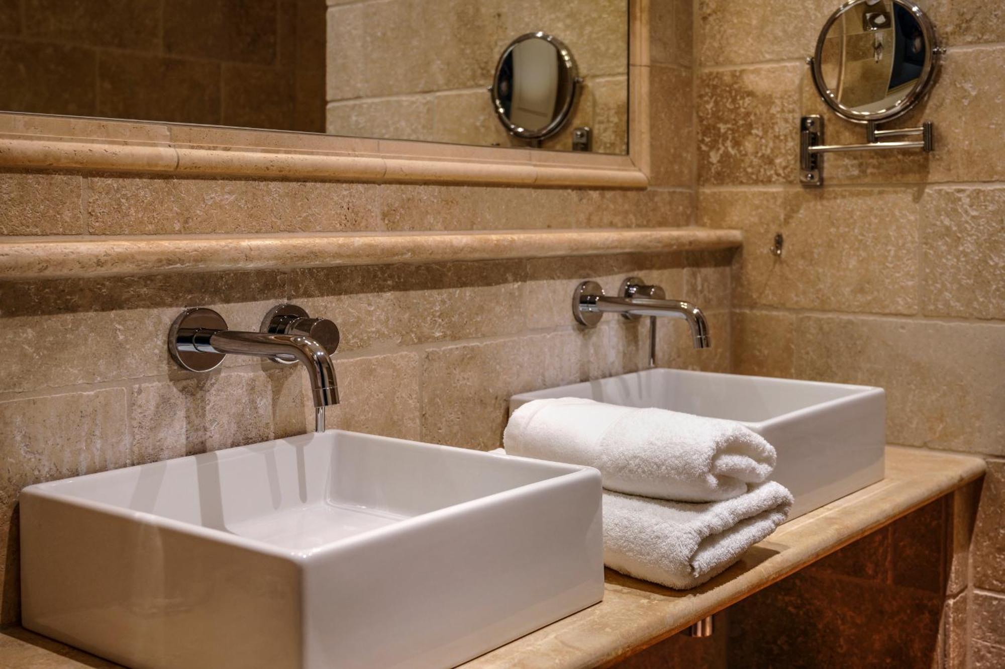 Charembeau Hotel Forcalquier Luaran gambar