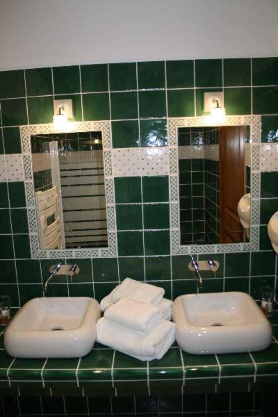 Charembeau Hotel Forcalquier Luaran gambar
